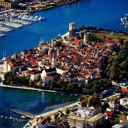 Spacious In Arbanija With Terrace * Trogir
