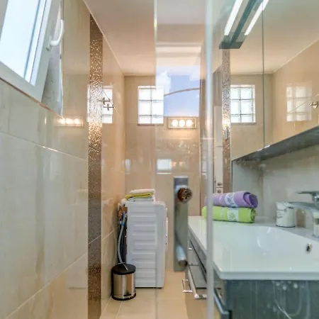 Spacious In Arbanija With Terrace Apartment Trogir