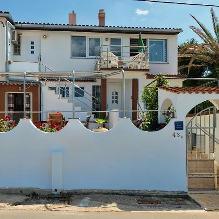 Spacious In Arbanija With Terrace Apartment *