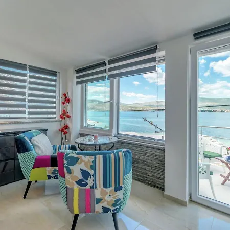 Apartment Spacious In Arbanija With Terrace