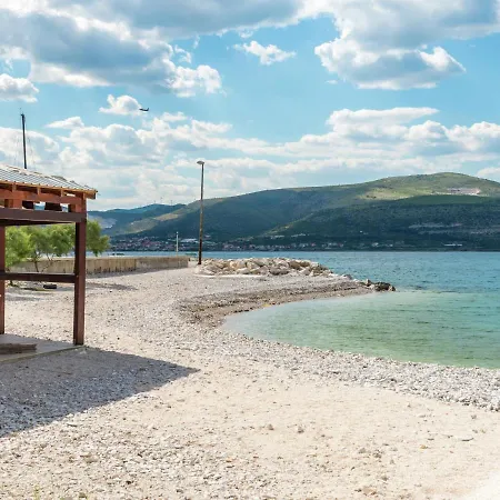 Apartment Spacious In Arbanija With Terrace Trogir