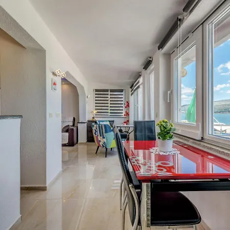 Apartment Spacious In Arbanija With Terrace *
